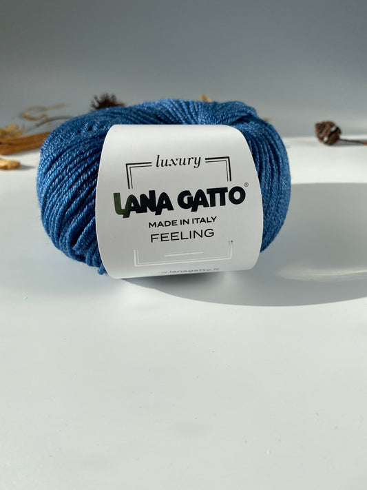 Feeling Lana Gatto